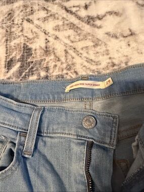 Levis 720 high rise super skinny 29